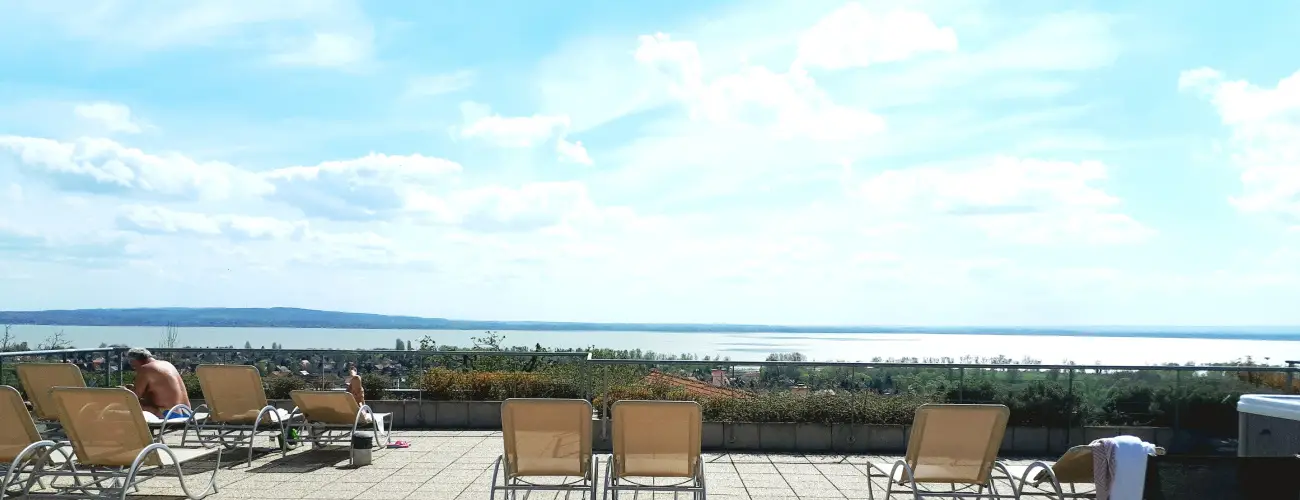 Zenit Hotel Balaton Vonyarcvashegy - Mjus 1. (min. 2 j)